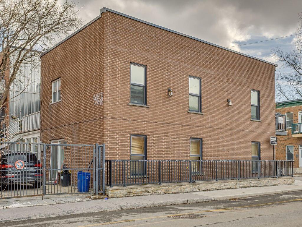 









4673

 - 4679


Av. Coloniale

,
Montréal (Le Plateau-Mont-Royal),




QC
H2T1W1

