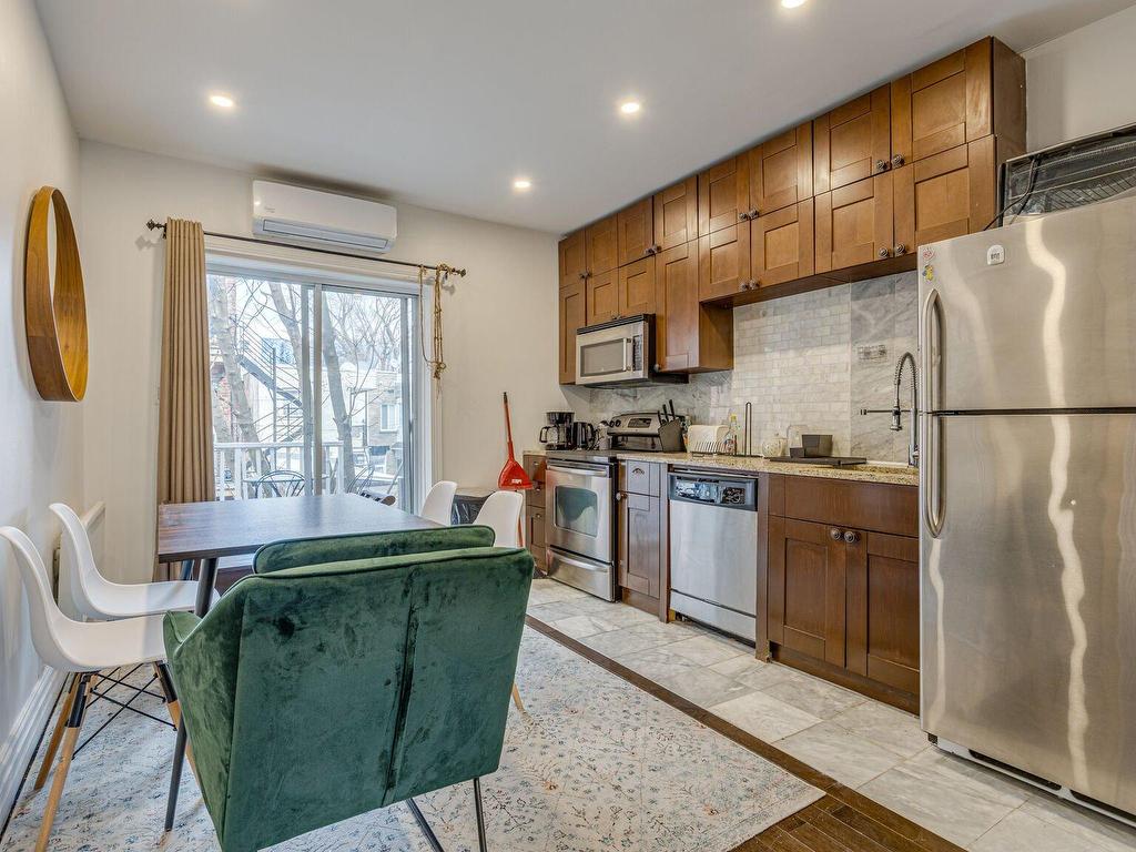 









4673

 - 4679


Av. Coloniale

,
Montréal (Le Plateau-Mont-Royal),




QC
H2T1W1

