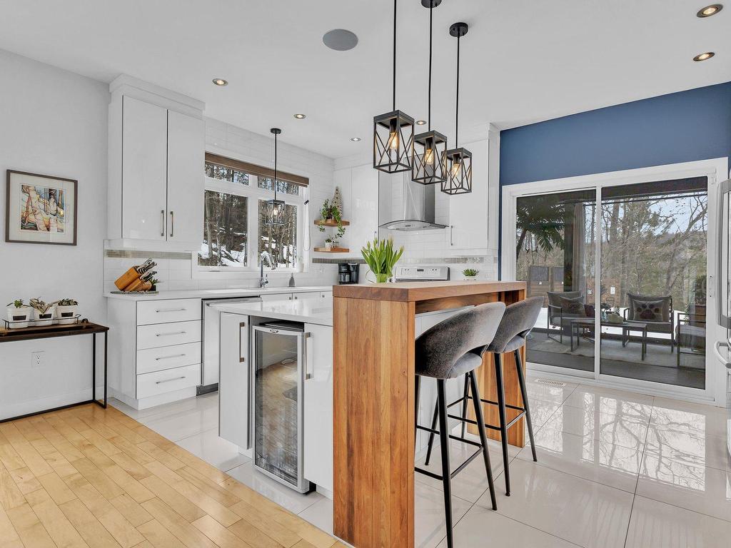 









235


Ch. Sauvé

,
Val-des-Monts,




QC
J8N5A6

