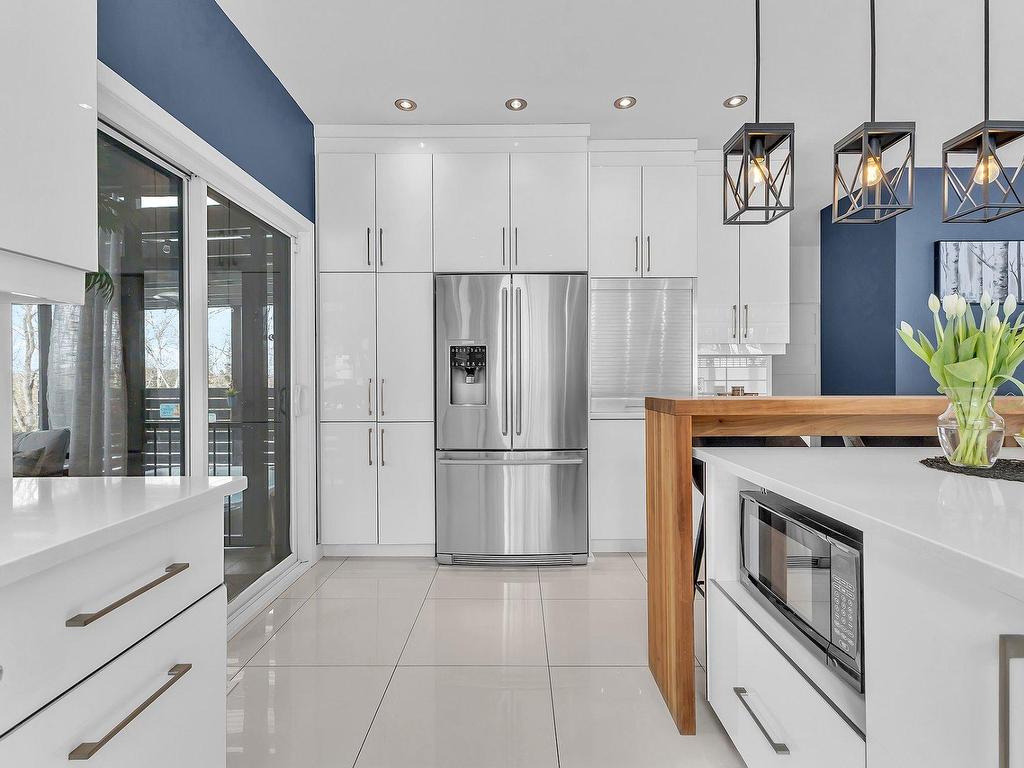 









235


Ch. Sauvé

,
Val-des-Monts,




QC
J8N5A6

