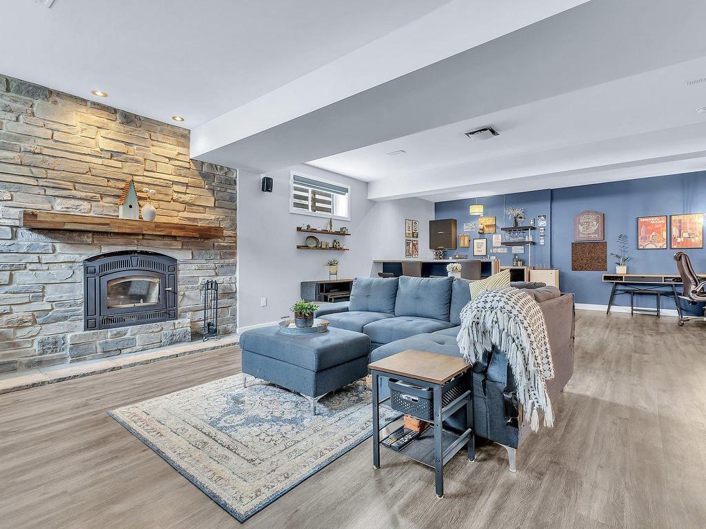 









235


Ch. Sauvé

,
Val-des-Monts,




QC
J8N5A6

