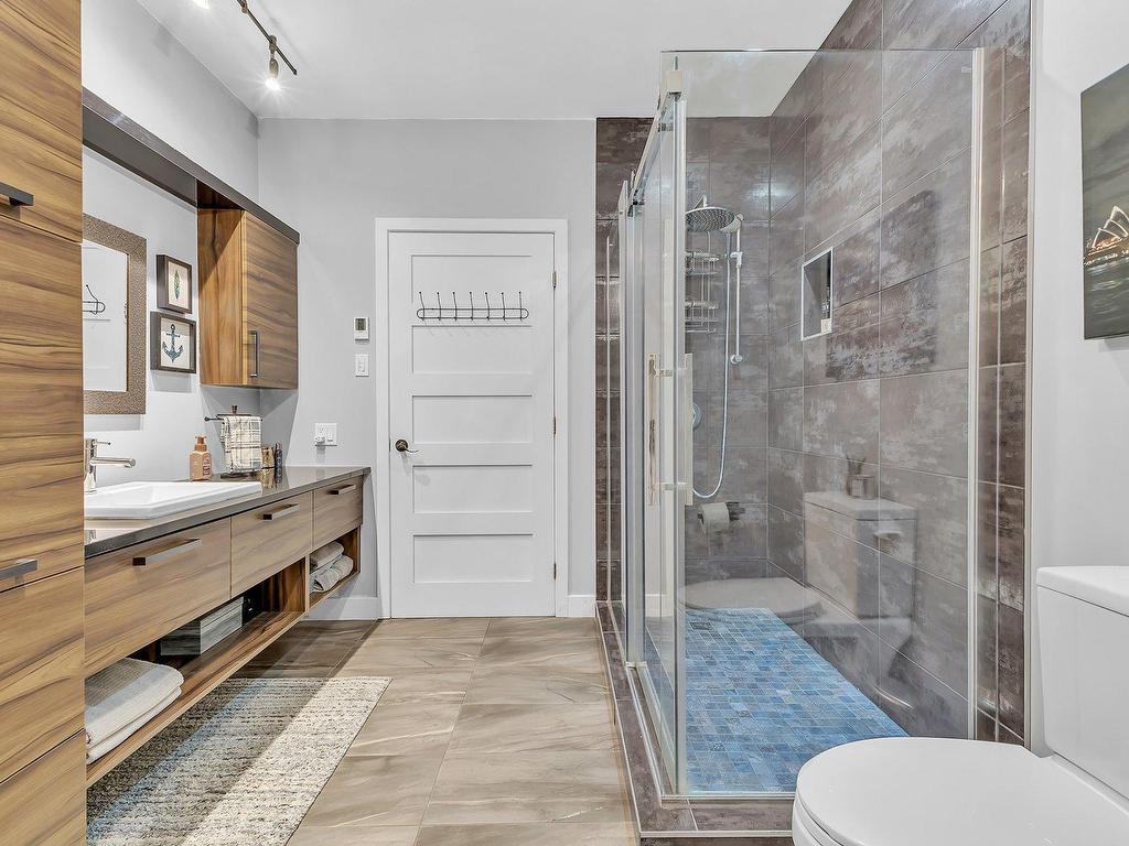 









235


Ch. Sauvé

,
Val-des-Monts,




QC
J8N5A6


