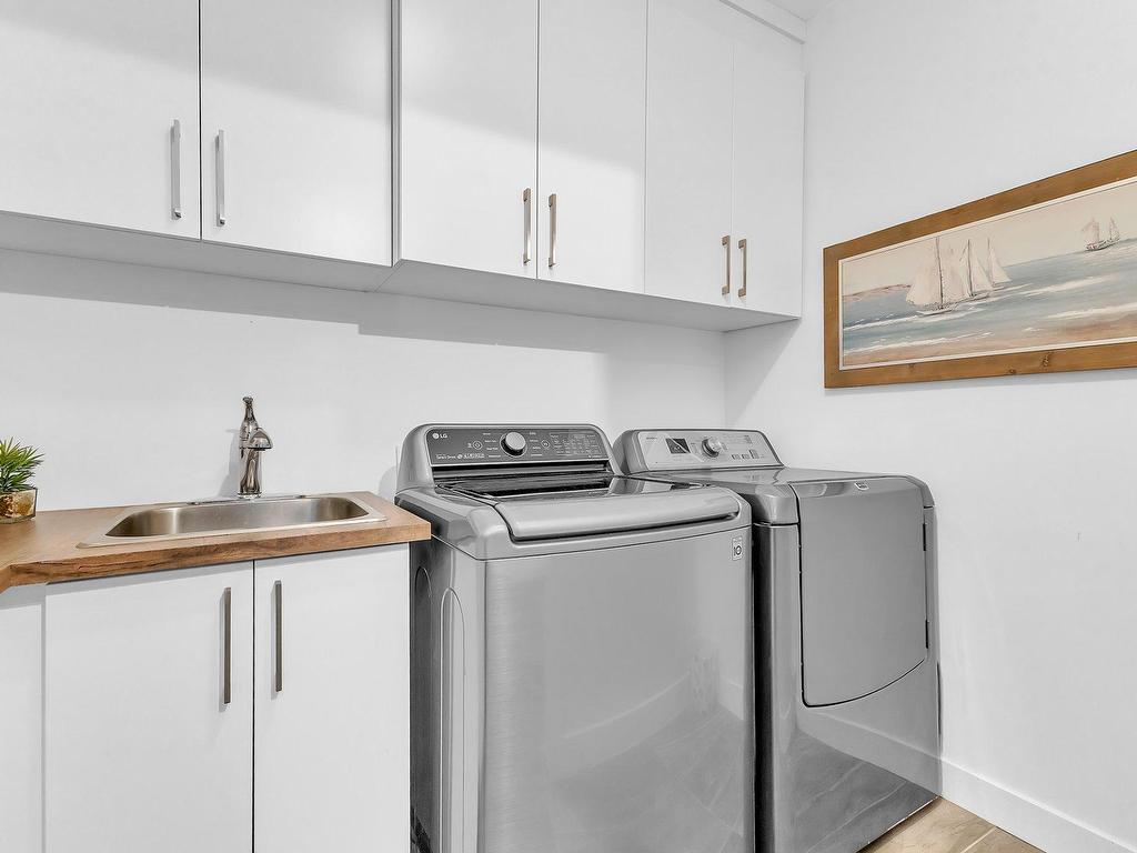









235


Ch. Sauvé

,
Val-des-Monts,




QC
J8N5A6

