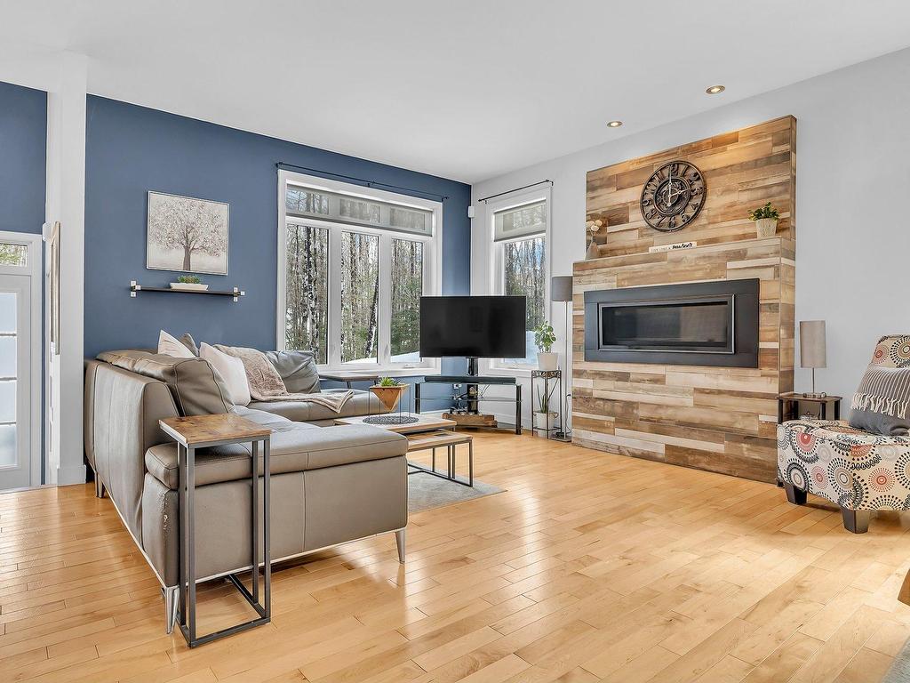 









235


Ch. Sauvé

,
Val-des-Monts,




QC
J8N5A6

