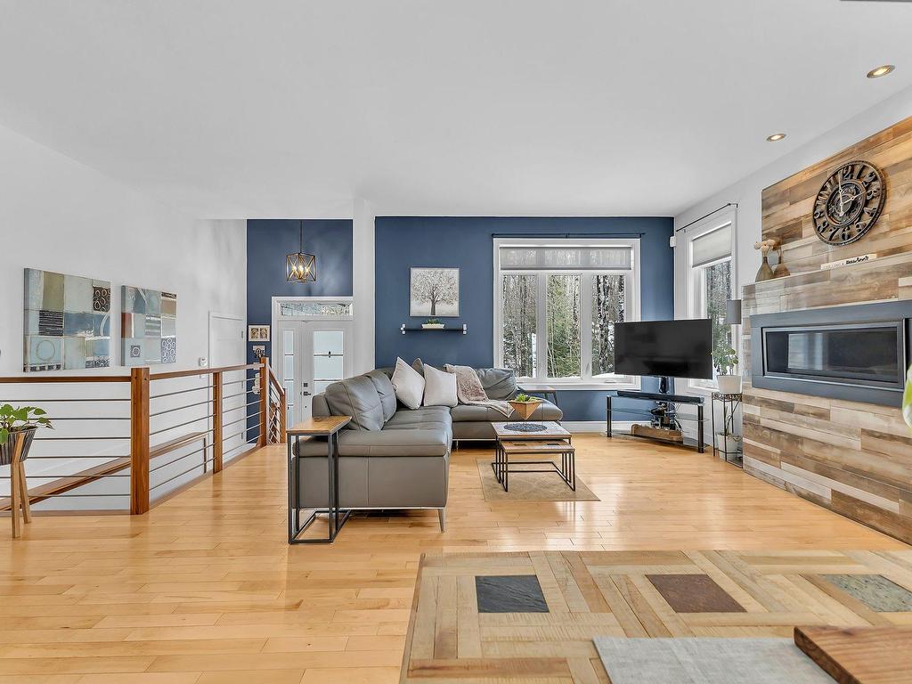 









235


Ch. Sauvé

,
Val-des-Monts,




QC
J8N5A6

