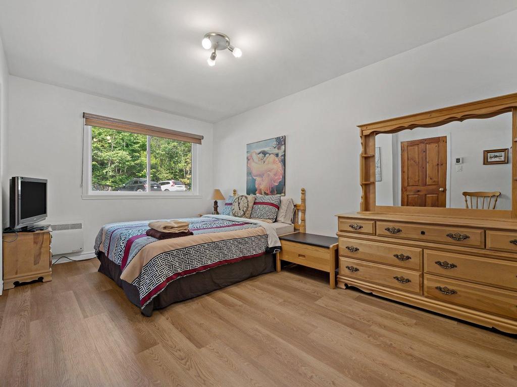 









194


Rue Pinoteau

,
Mont-Tremblant,




QC
J8E1G2

