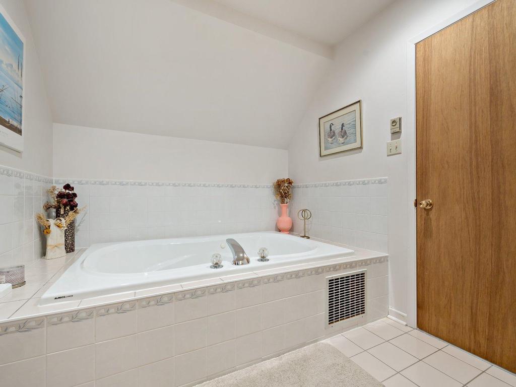 









194


Rue Pinoteau

,
Mont-Tremblant,




QC
J8E1G2

