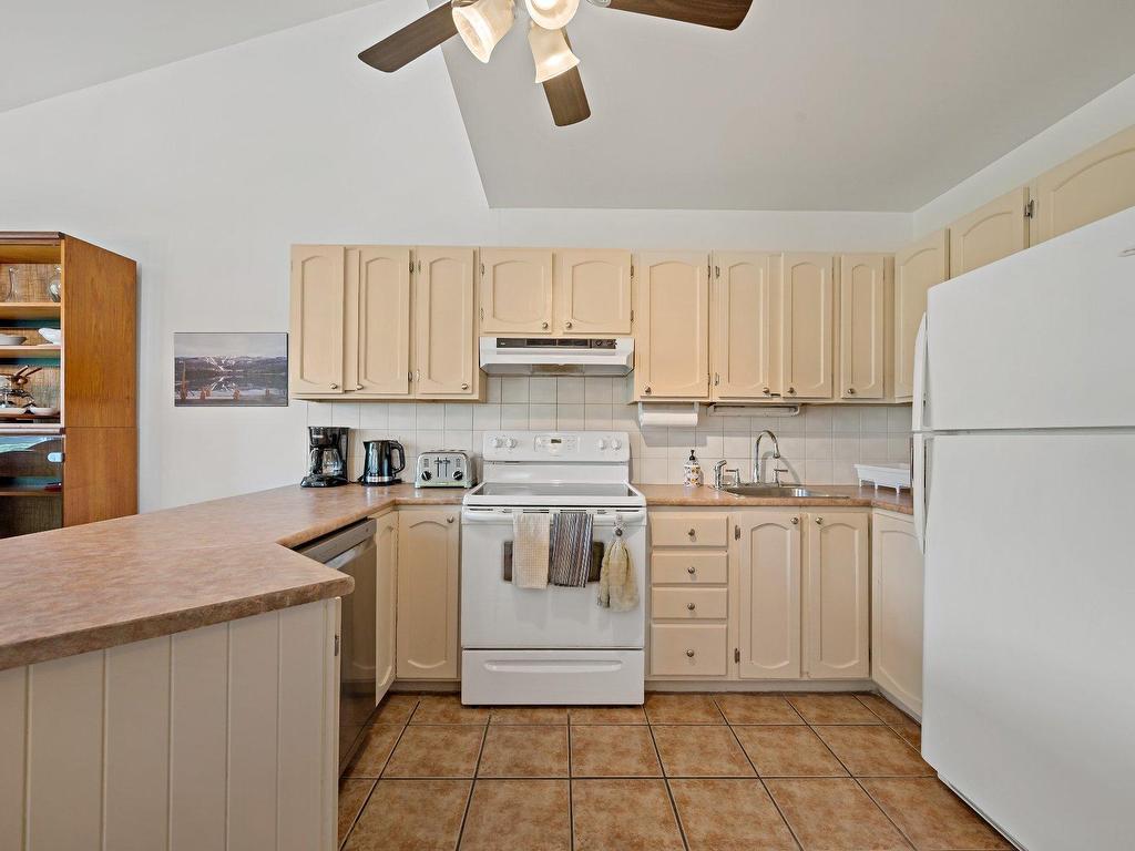 









194


Rue Pinoteau

,
Mont-Tremblant,




QC
J8E1G2

