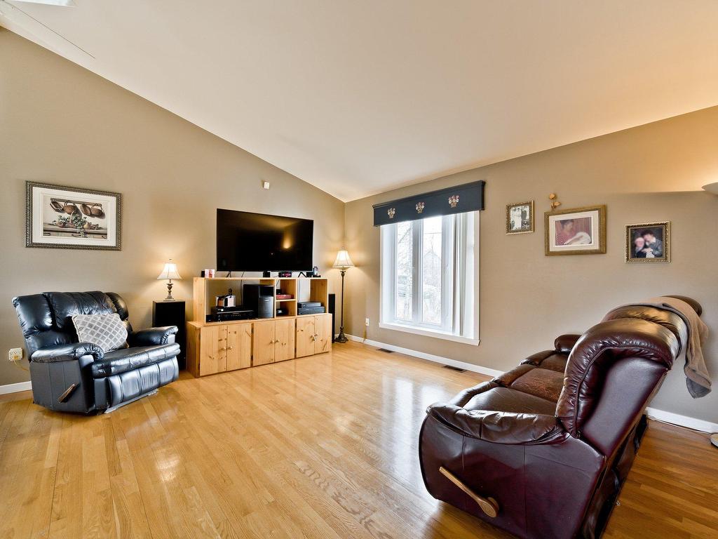 









177


Rue de l'Église

,
Martinville,




QC
J0B2A0

