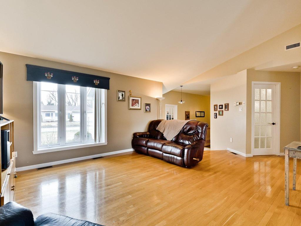 









177


Rue de l'Église

,
Martinville,




QC
J0B2A0

