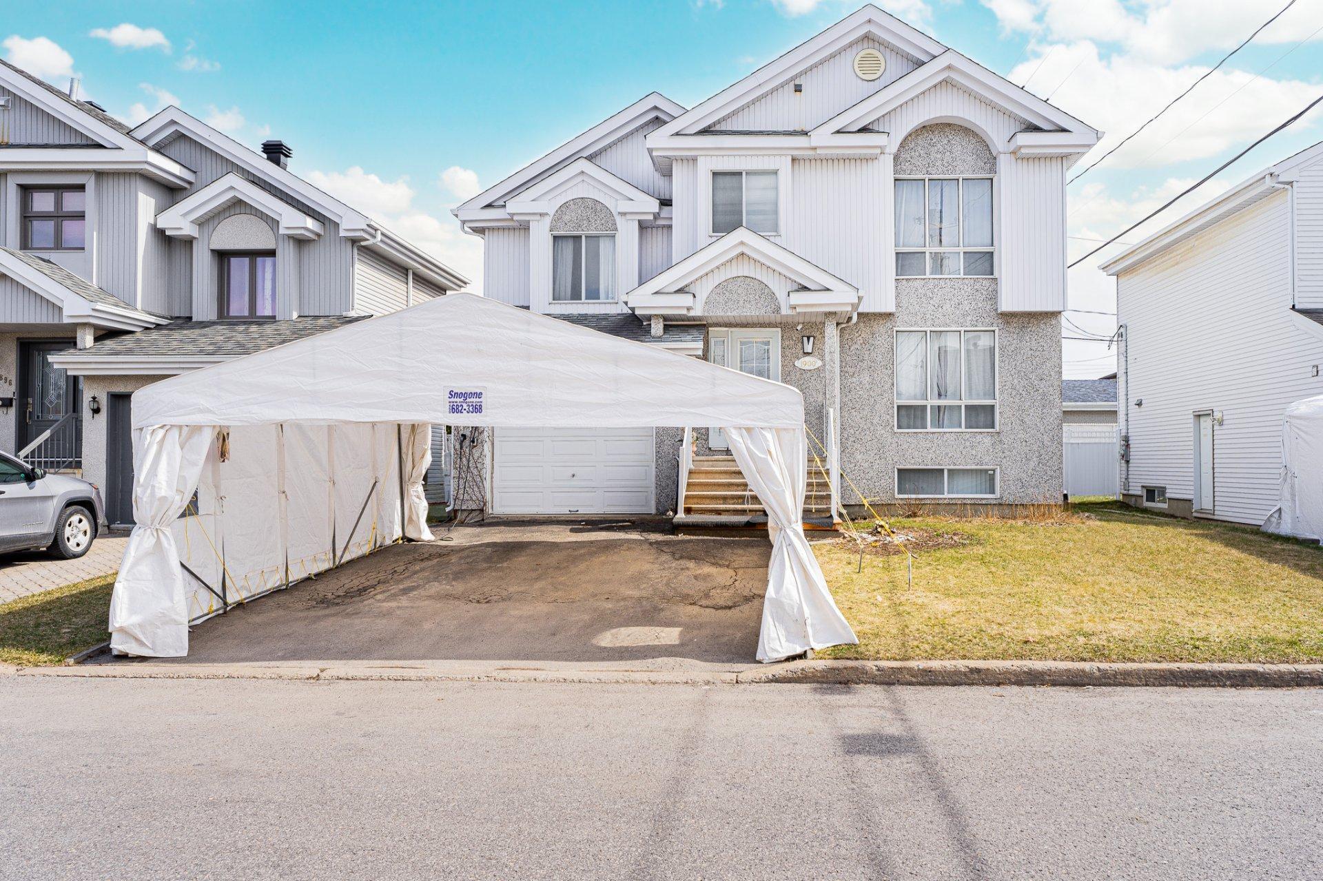 









1900


Rue Fauteux

,
Laval (Chomedey),




QC
H7T2M8

