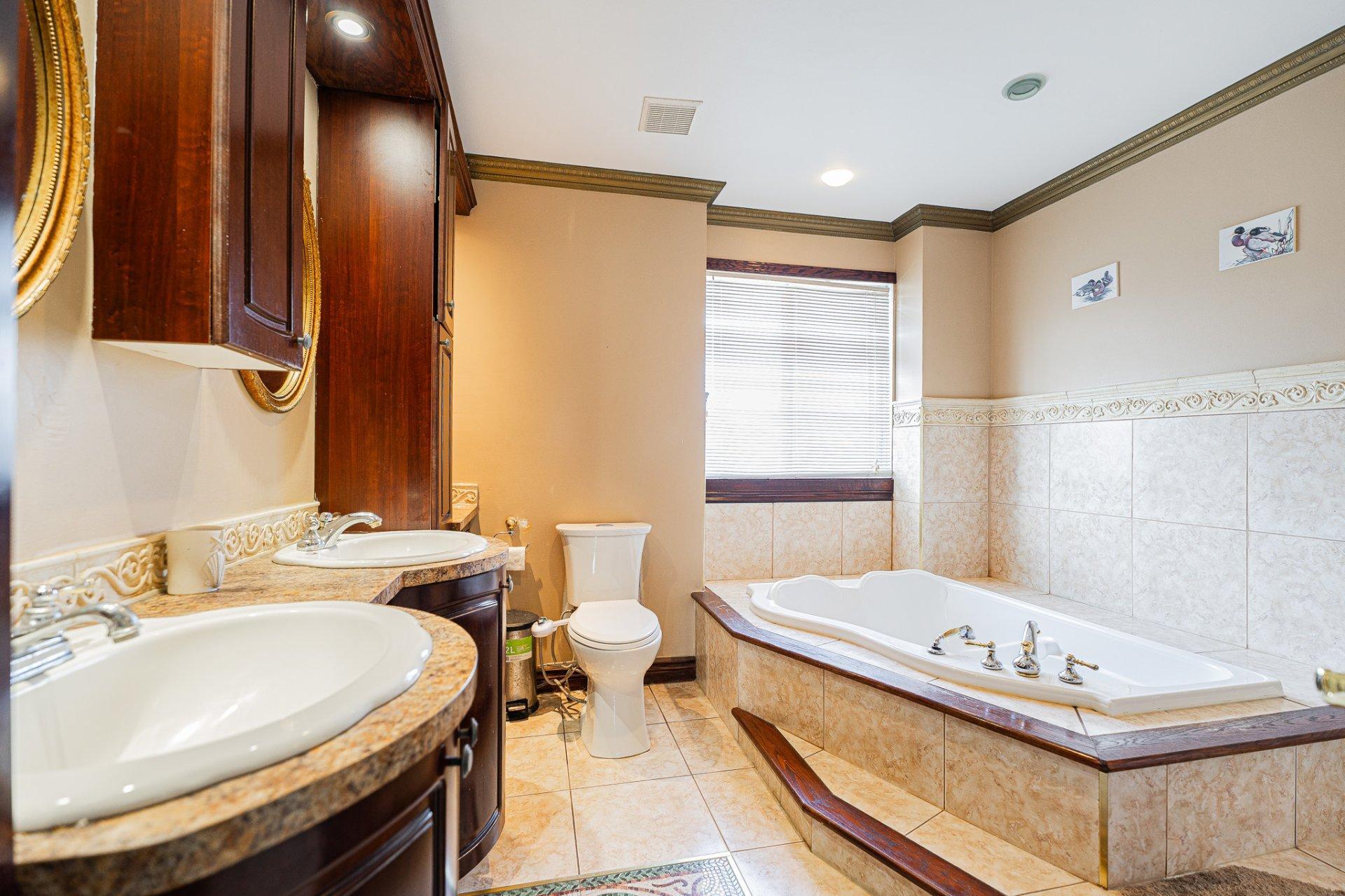 









1900


Rue Fauteux

,
Laval (Chomedey),




QC
H7T2M8

