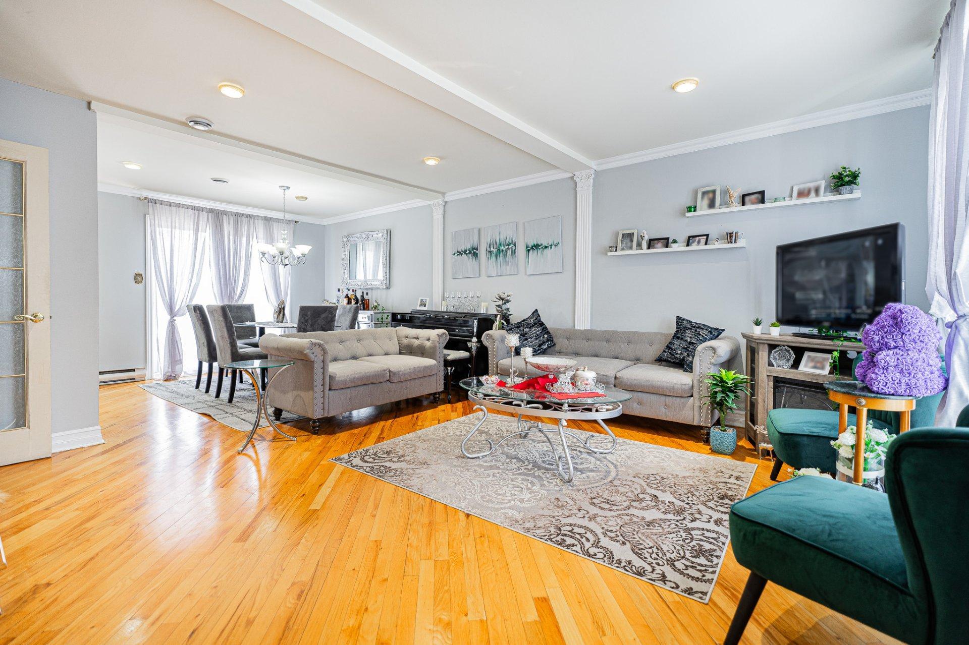 









1900


Rue Fauteux

,
Laval (Chomedey),




QC
H7T2M8


