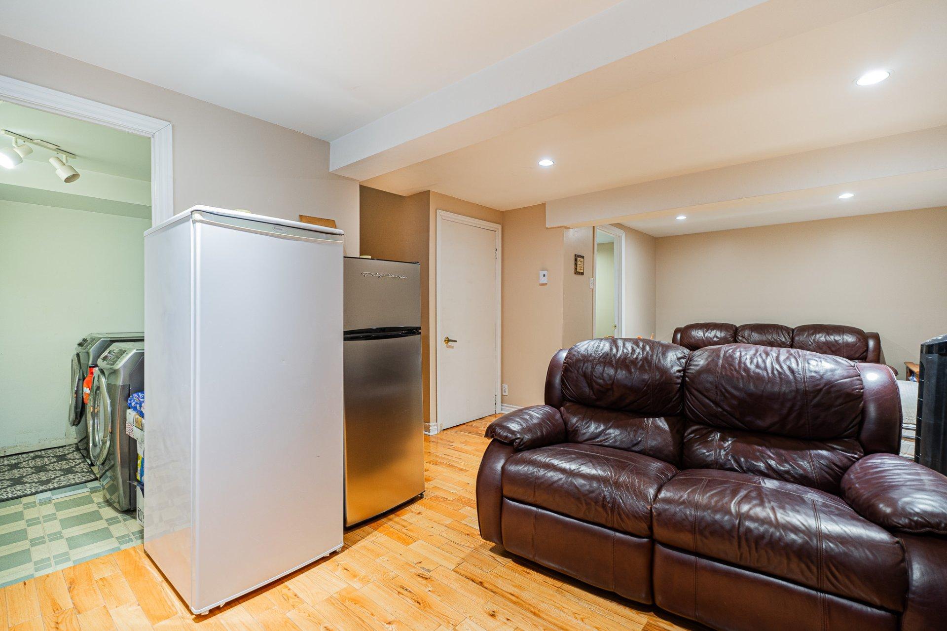 









1900


Rue Fauteux

,
Laval (Chomedey),




QC
H7T2M8

