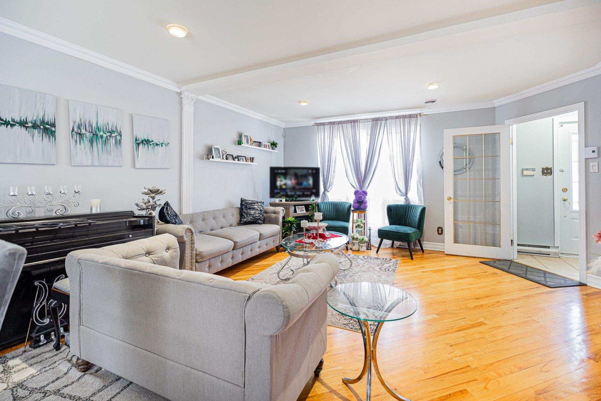 









1900


Rue Fauteux

,
Laval (Chomedey),




QC
H7T2M8


