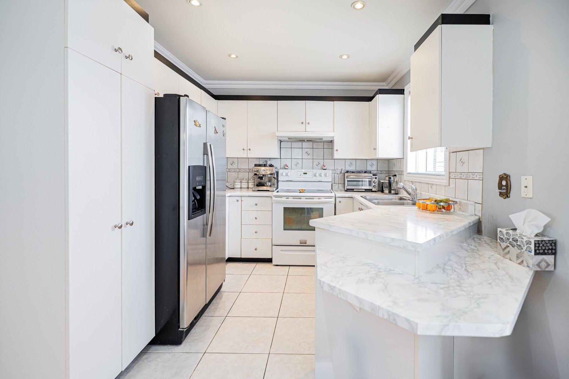 









1900


Rue Fauteux

,
Laval (Chomedey),




QC
H7T2M8

