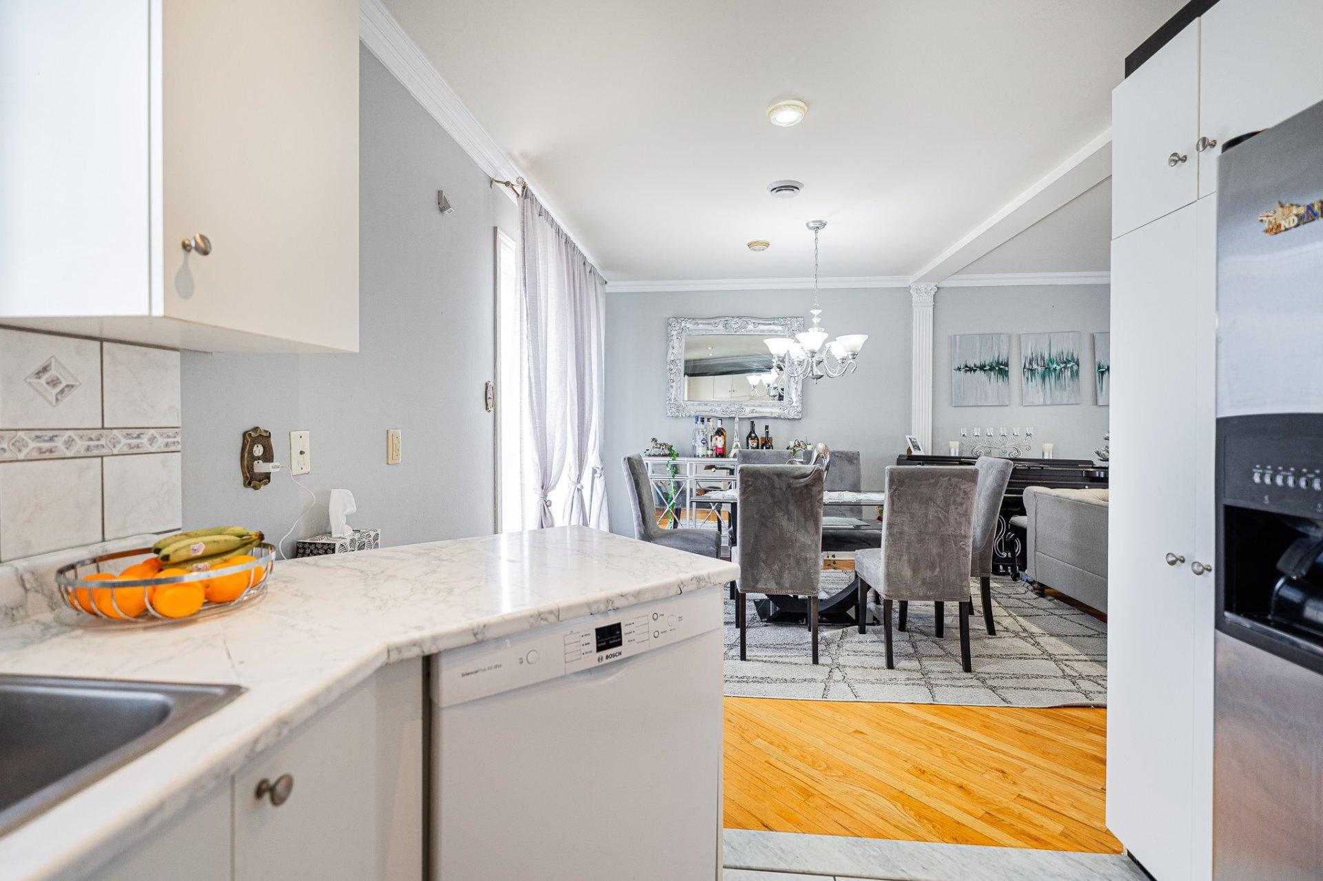









1900


Rue Fauteux

,
Laval (Chomedey),




QC
H7T2M8

