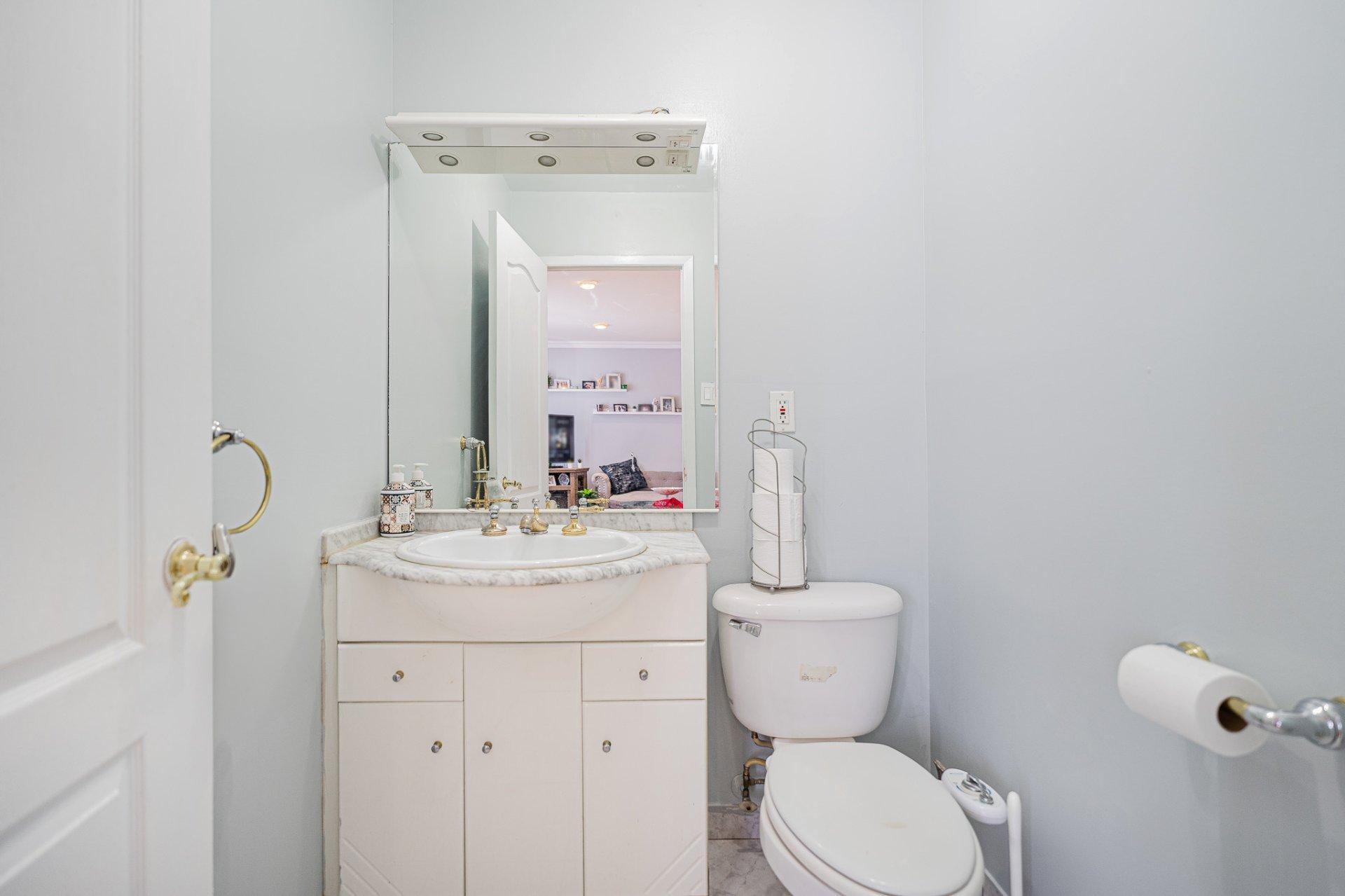 









1900


Rue Fauteux

,
Laval (Chomedey),




QC
H7T2M8

