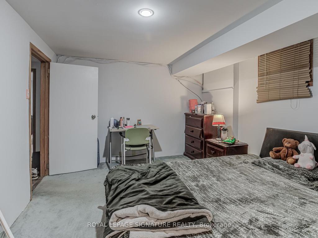 









290


Coronation

Drive,
Toronto,




ON
M1E 2J6

