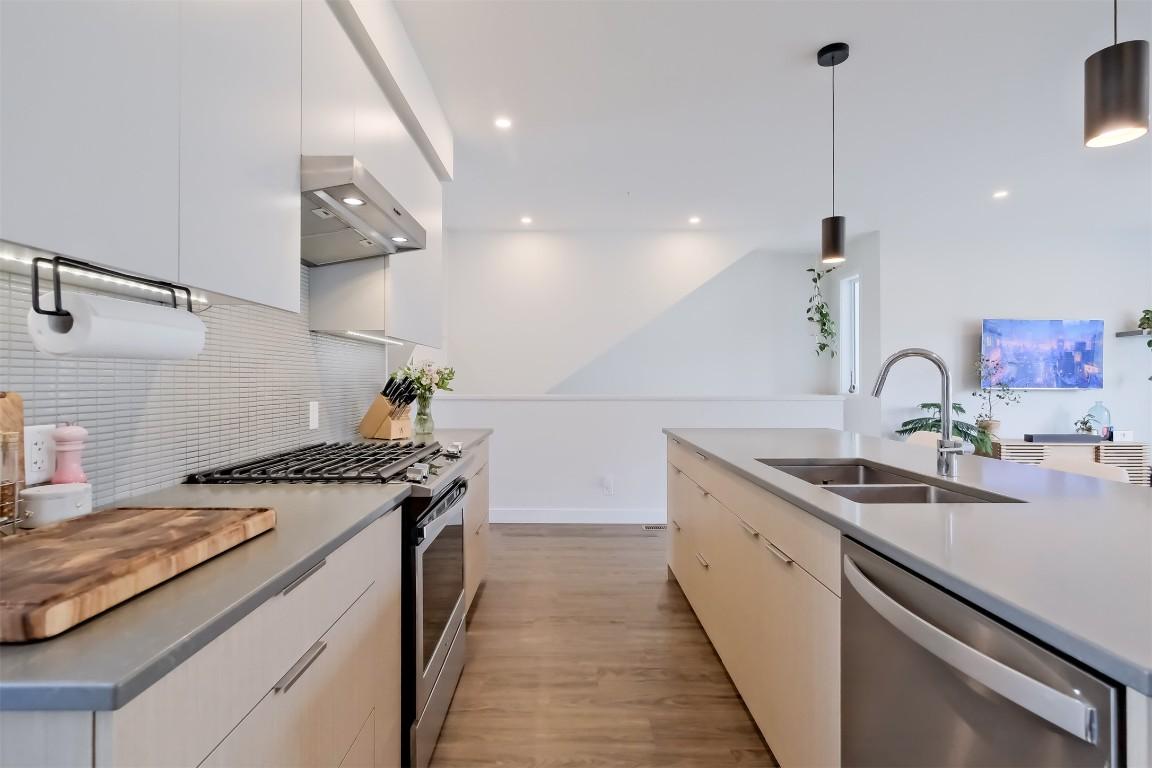 









3719


Woodsdale

Road, 4,
Lake Country,




BC
V4V 1X2

