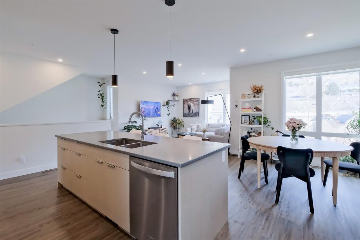 









3719


Woodsdale

Road, 4,
Lake Country,




BC
V4V 1X2

