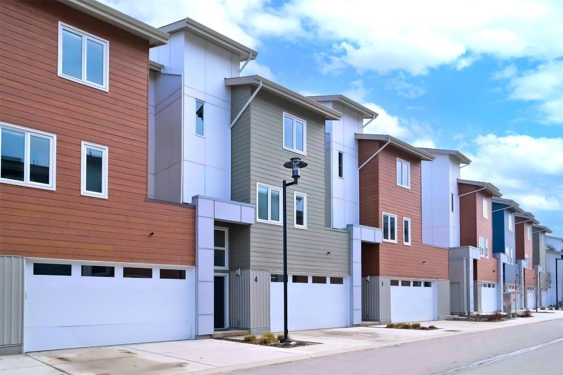 









3719


Woodsdale

Road, 4,
Lake Country,




BC
V4V 1X2


