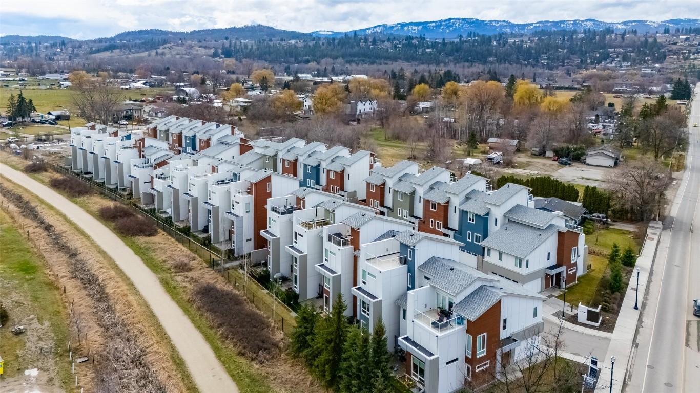 









3719


Woodsdale

Road, 4,
Lake Country,




BC
V4V 1X2

