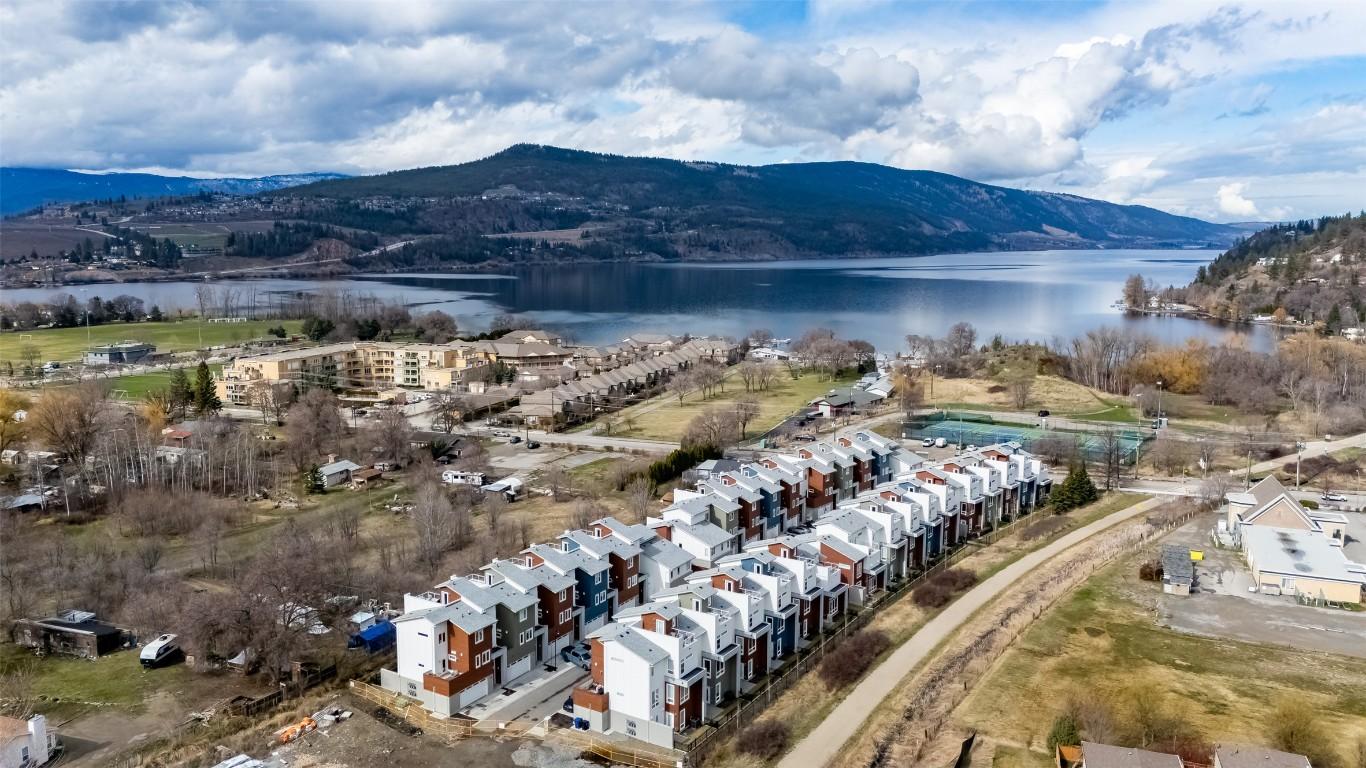 









3719


Woodsdale

Road, 4,
Lake Country,




BC
V4V 1X2

