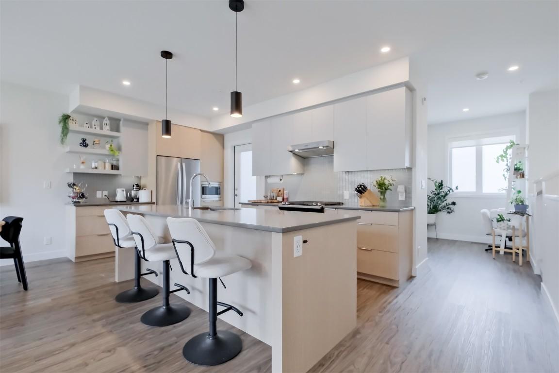 









3719


Woodsdale

Road, 4,
Lake Country,




BC
V4V 1X2

