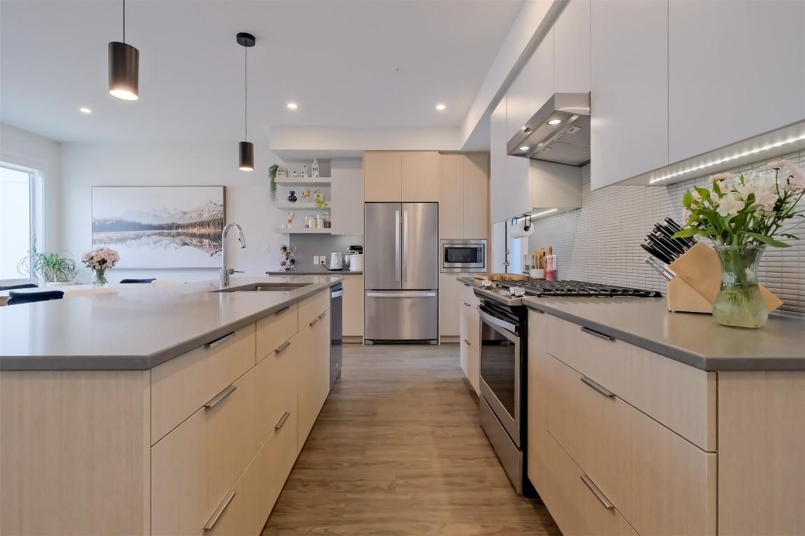 









3719


Woodsdale

Road, 4,
Lake Country,




BC
V4V 1X2

