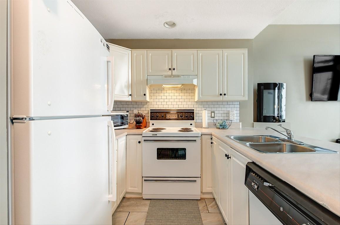 









5977


Snow Pines

Crescent, 116D,
Big White,




BC
V1P 1P3

