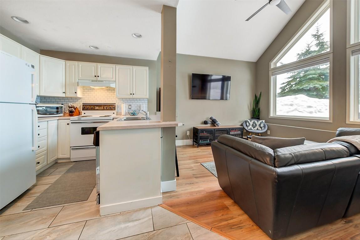 









5977


Snow Pines

Crescent, 116D,
Big White,




BC
V1P 1P3


