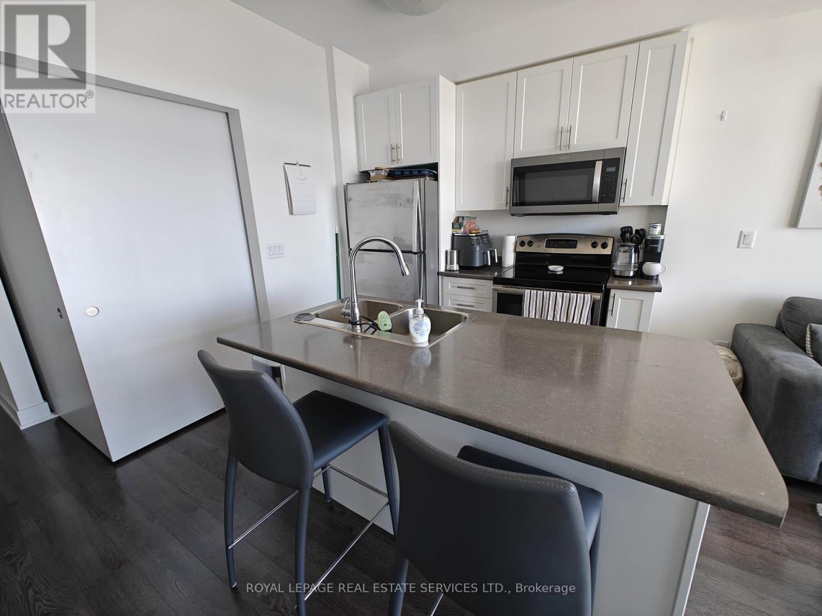 












512 - 2490 OLD BRONTE ROAD

,
Oakville,




Ontario
L6M0Y5

