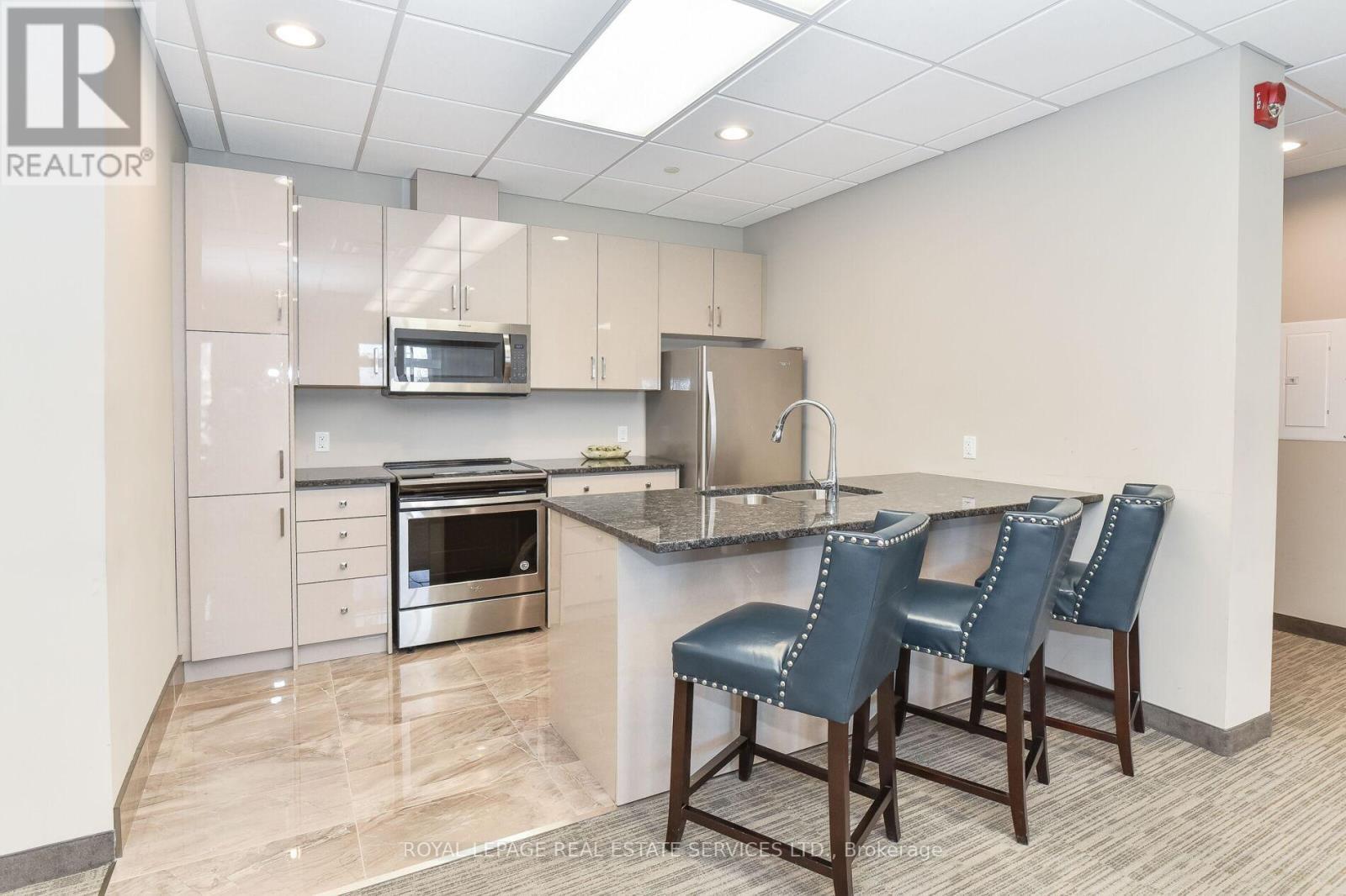 












512 - 2490 OLD BRONTE ROAD

,
Oakville,




Ontario
L6M0Y5

