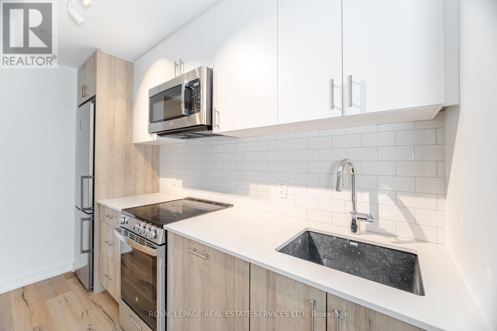 












203 - 1195 THE QUEENSWAY AVENUE

,
Toronto,




Ontario
M8Z1H0

