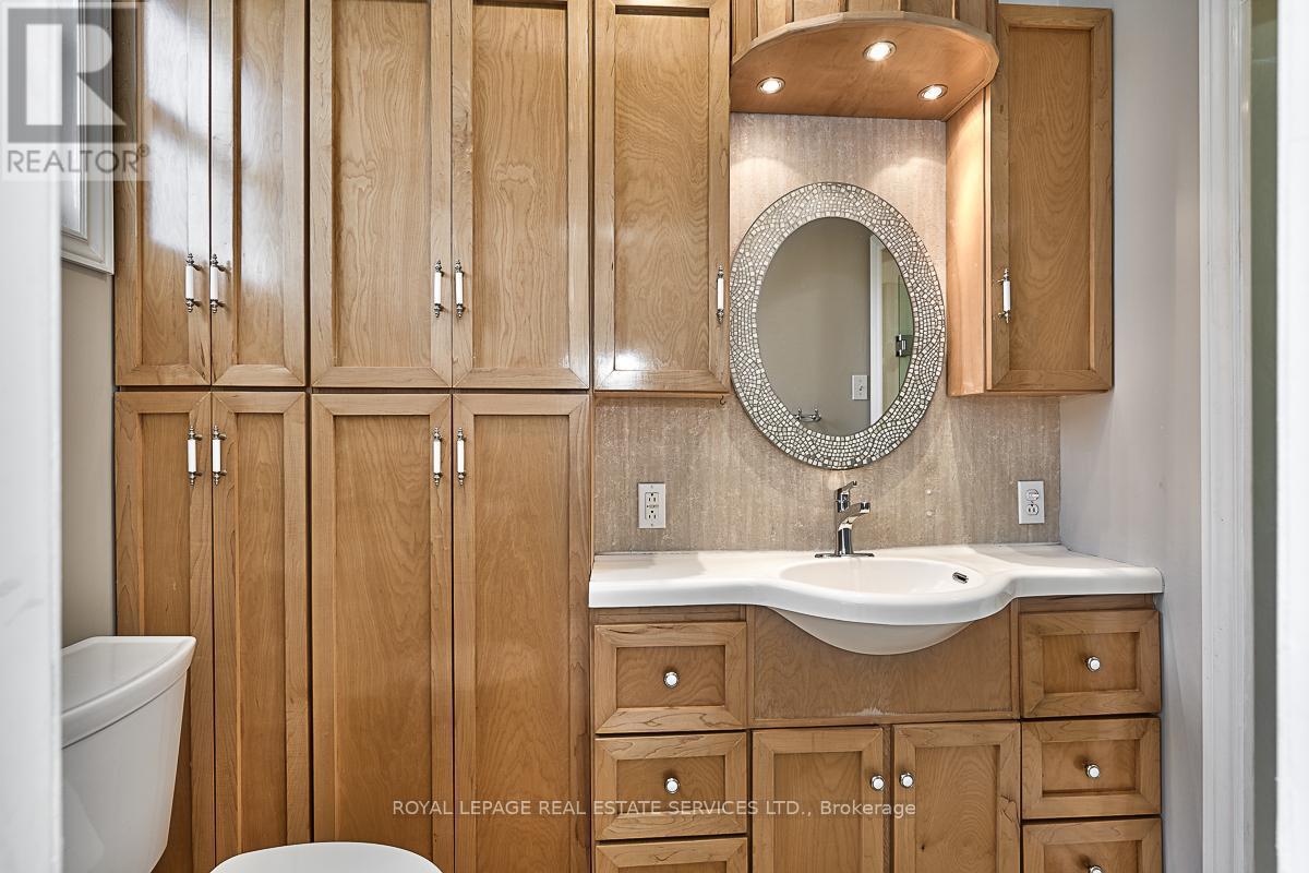 












1454 WILLOWDOWN ROAD

,
Oakville,




Ontario
L6L1X3

