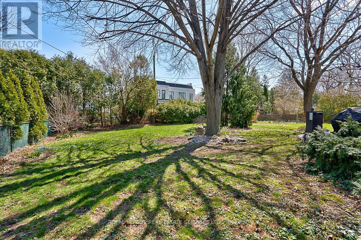 












1454 WILLOWDOWN ROAD

,
Oakville,




Ontario
L6L1X3

