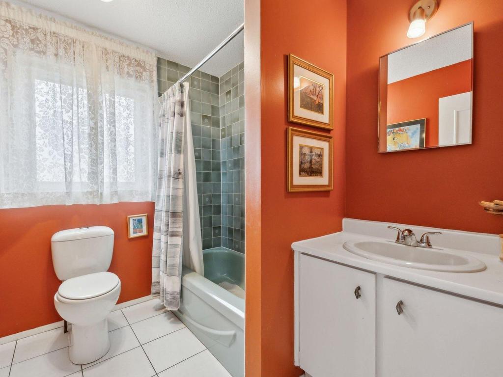 









44


Rue du Geai-Bleu

,
Gatineau (Hull),




QC
J9A2B2

