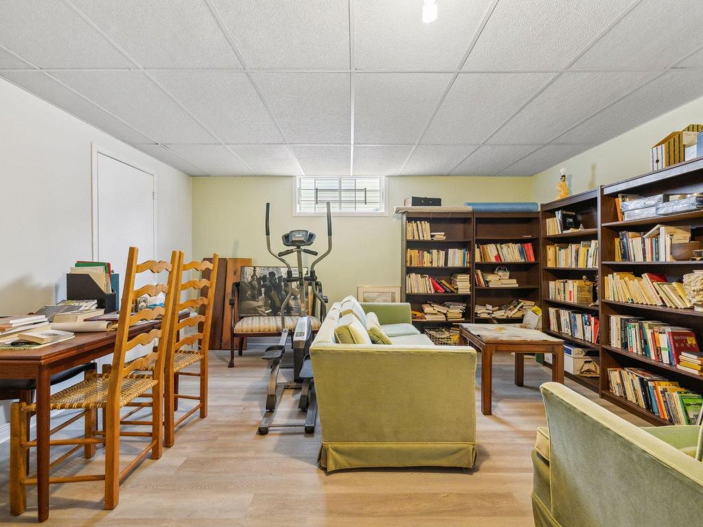 









44


Rue du Geai-Bleu

,
Gatineau (Hull),




QC
J9A2B2

