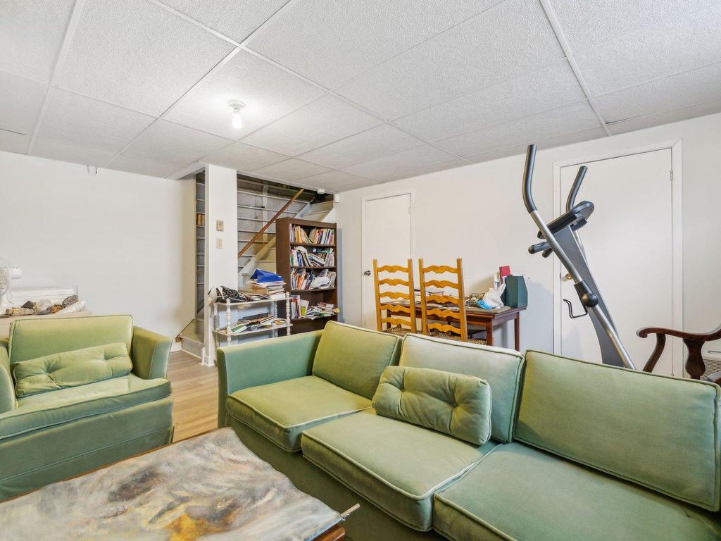 









44


Rue du Geai-Bleu

,
Gatineau (Hull),




QC
J9A2B2

