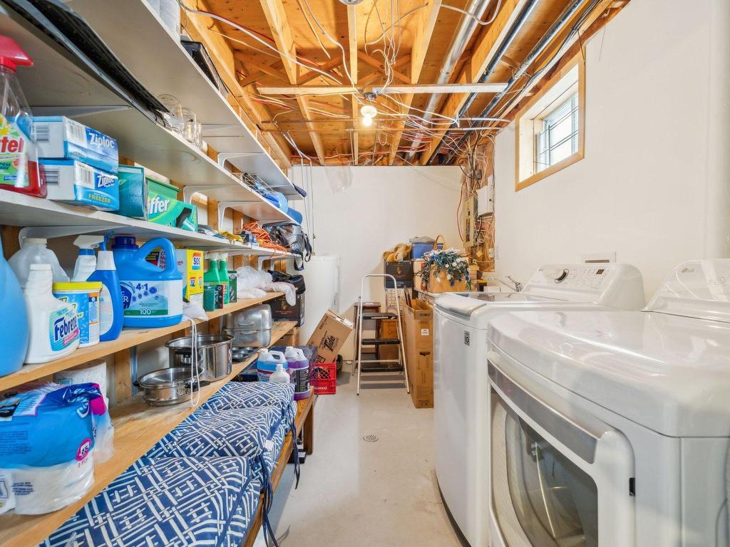 









44


Rue du Geai-Bleu

,
Gatineau (Hull),




QC
J9A2B2

