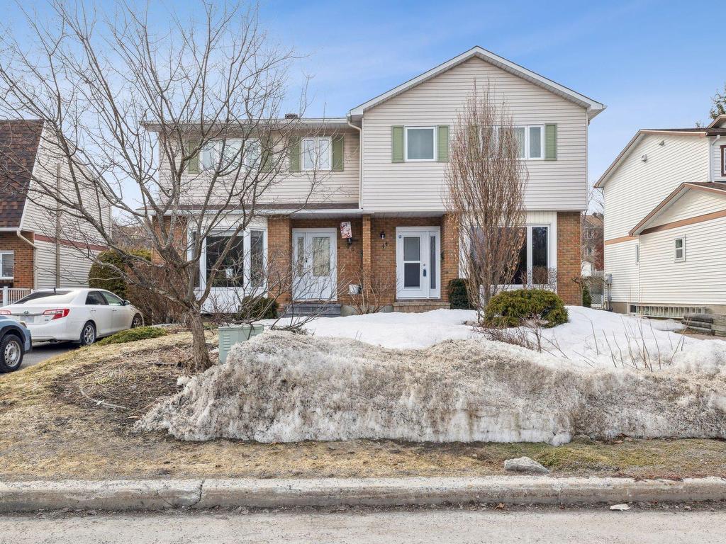 









44


Rue du Geai-Bleu

,
Gatineau (Hull),




QC
J9A2B2

