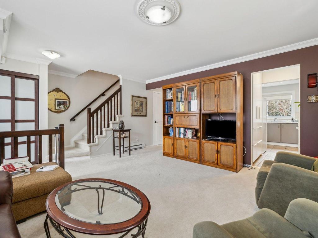 









44


Rue du Geai-Bleu

,
Gatineau (Hull),




QC
J9A2B2


