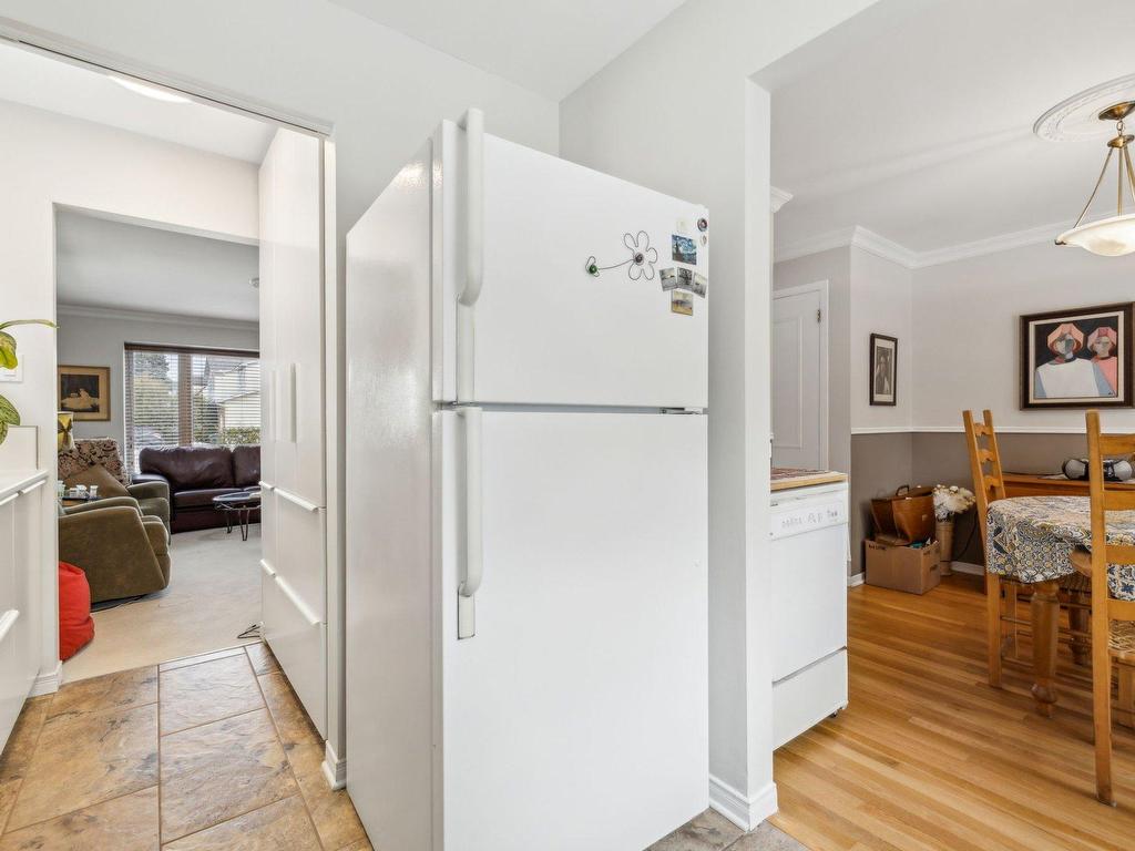 









44


Rue du Geai-Bleu

,
Gatineau (Hull),




QC
J9A2B2

