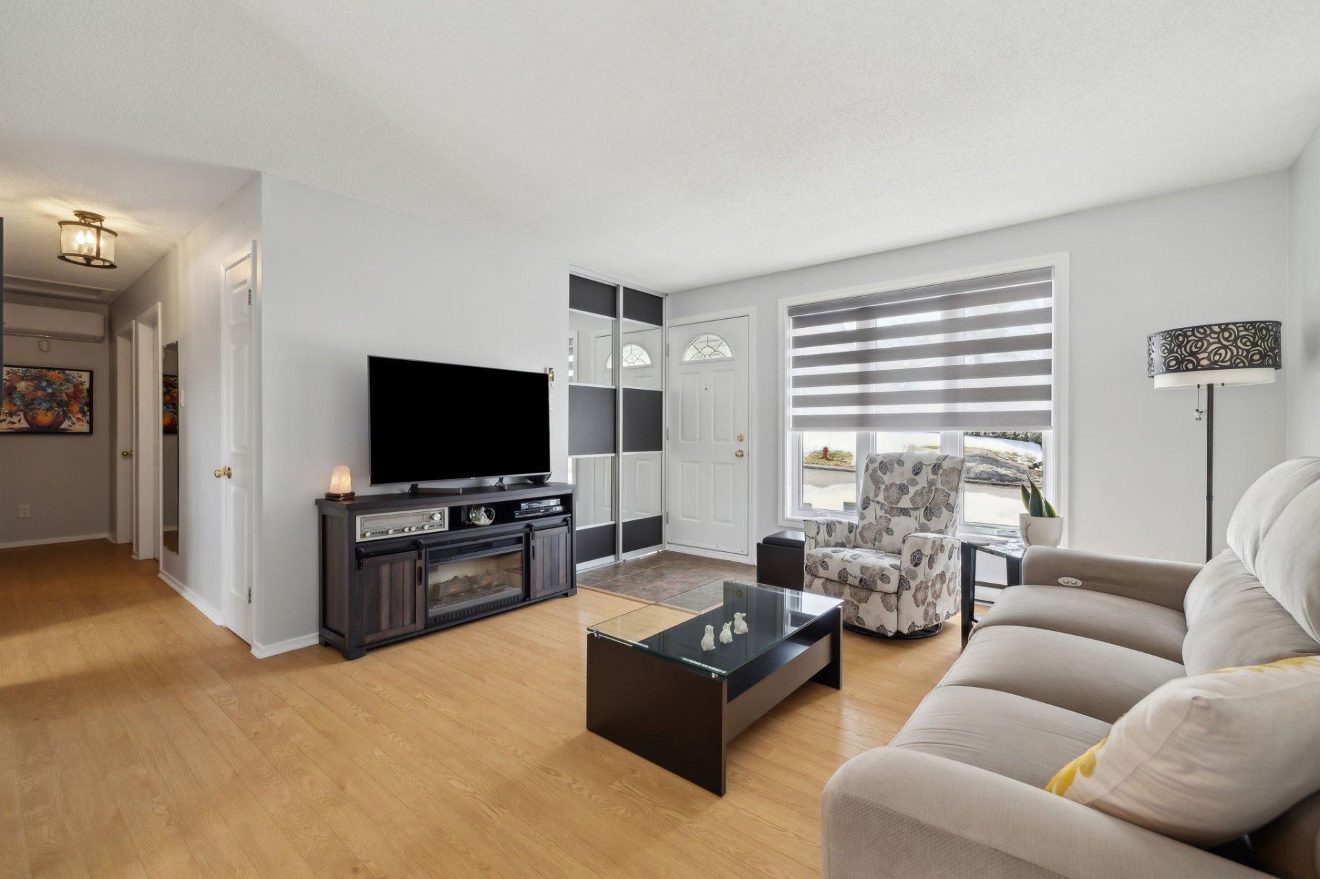 









14


Rue Chevalier

,
Gatineau (Hull),




QC
J8Y5T1


