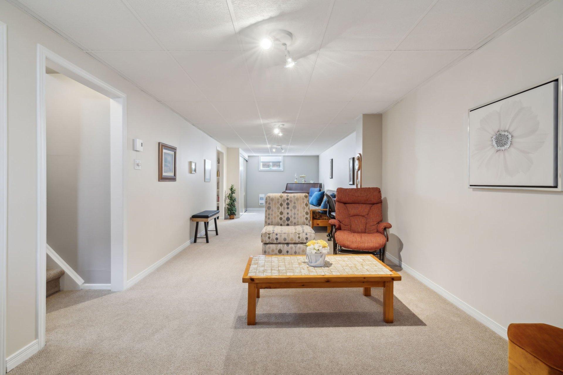 









14


Rue Chevalier

,
Gatineau (Hull),




QC
J8Y5T1

