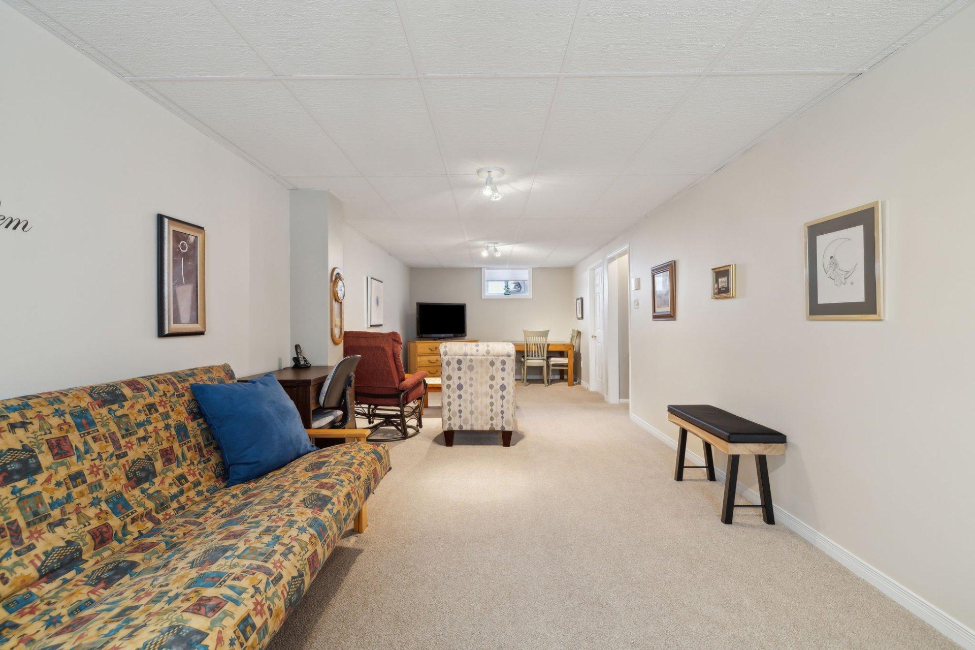 









14


Rue Chevalier

,
Gatineau (Hull),




QC
J8Y5T1

