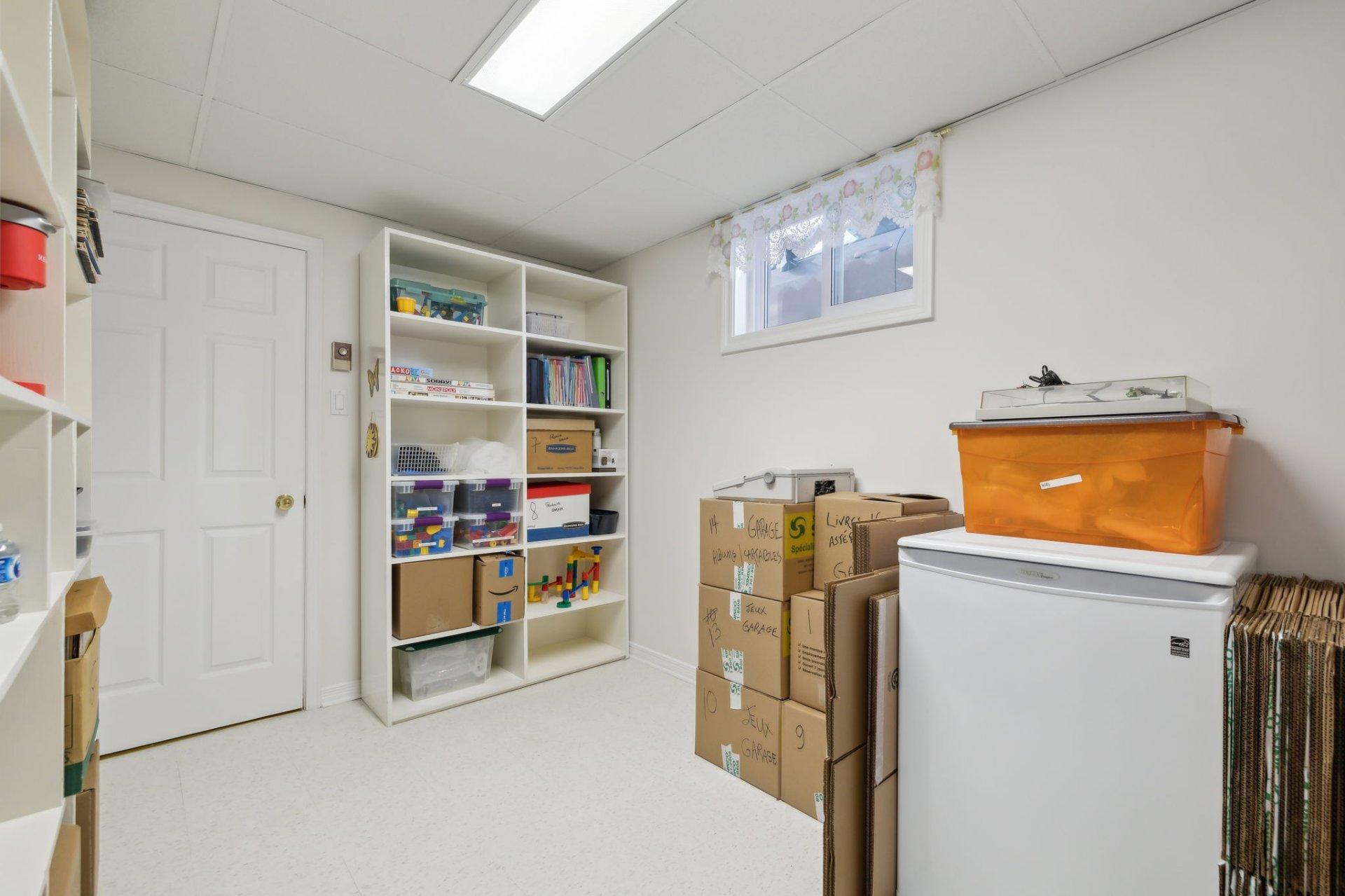 









14


Rue Chevalier

,
Gatineau (Hull),




QC
J8Y5T1

