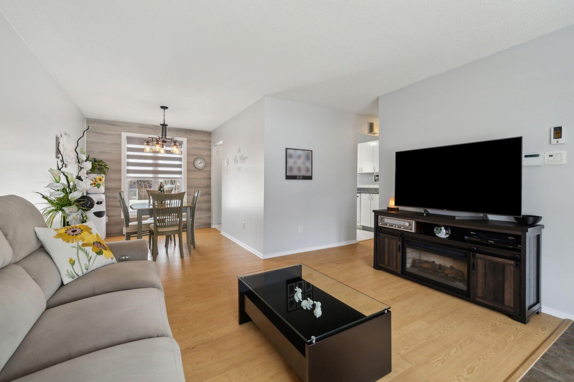









14


Rue Chevalier

,
Gatineau (Hull),




QC
J8Y5T1

