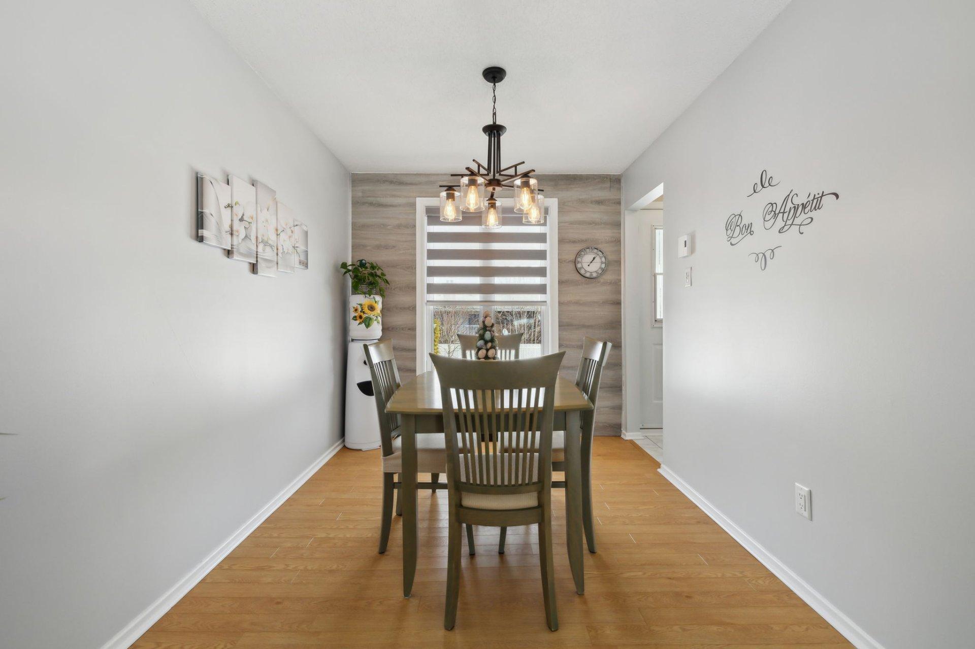 









14


Rue Chevalier

,
Gatineau (Hull),




QC
J8Y5T1

